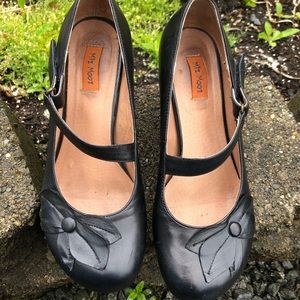 Miz Mooz heels size 8